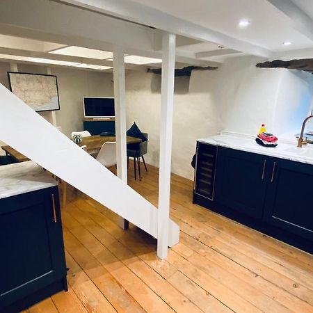 Spindrift Is A Beautiful Newly Refurbished Three Bedroom Private Family House Located On The Old Harbour And The Coastal Path In The Heart Of Beautiful بولبيرو المظهر الخارجي الصورة