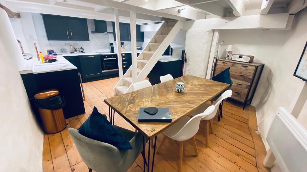 Spindrift Is A Beautiful Newly Refurbished Three Bedroom Private Family House Located On The Old Harbour And The Coastal Path In The Heart Of Beautiful بولبيرو المظهر الخارجي الصورة