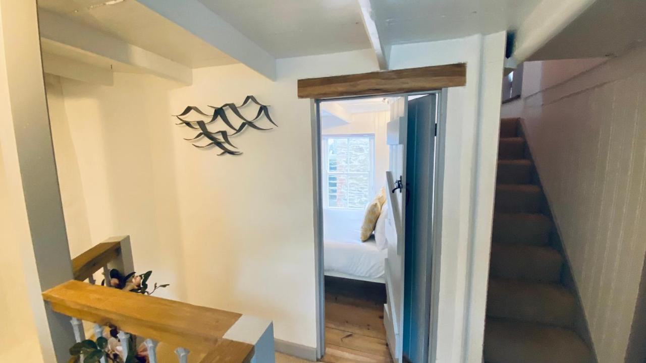 Spindrift Is A Beautiful Newly Refurbished Three Bedroom Private Family House Located On The Old Harbour And The Coastal Path In The Heart Of Beautiful بولبيرو المظهر الخارجي الصورة