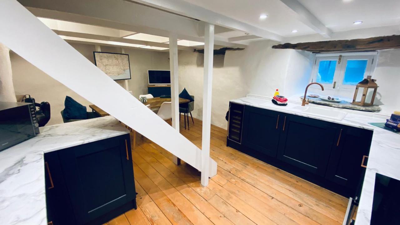 Spindrift Is A Beautiful Newly Refurbished Three Bedroom Private Family House Located On The Old Harbour And The Coastal Path In The Heart Of Beautiful بولبيرو المظهر الخارجي الصورة