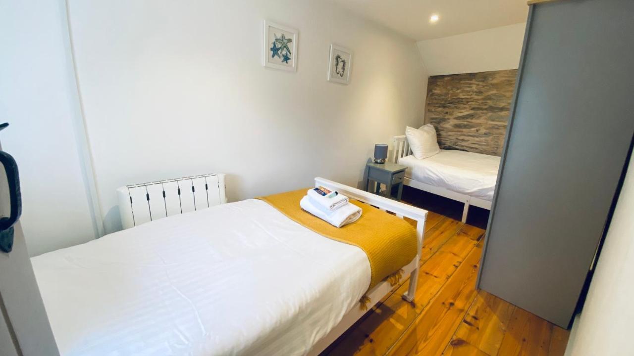 Spindrift Is A Beautiful Newly Refurbished Three Bedroom Private Family House Located On The Old Harbour And The Coastal Path In The Heart Of Beautiful بولبيرو المظهر الخارجي الصورة