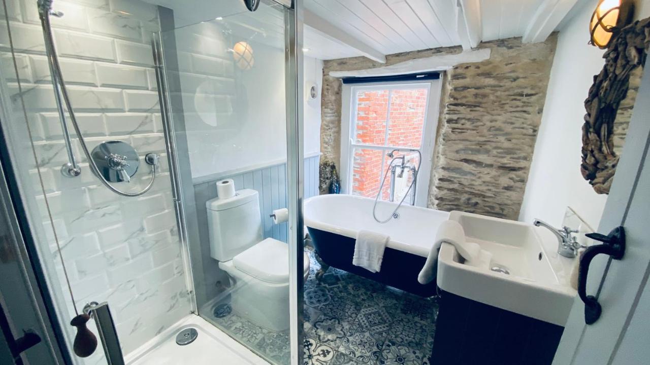 Spindrift Is A Beautiful Newly Refurbished Three Bedroom Private Family House Located On The Old Harbour And The Coastal Path In The Heart Of Beautiful بولبيرو المظهر الخارجي الصورة