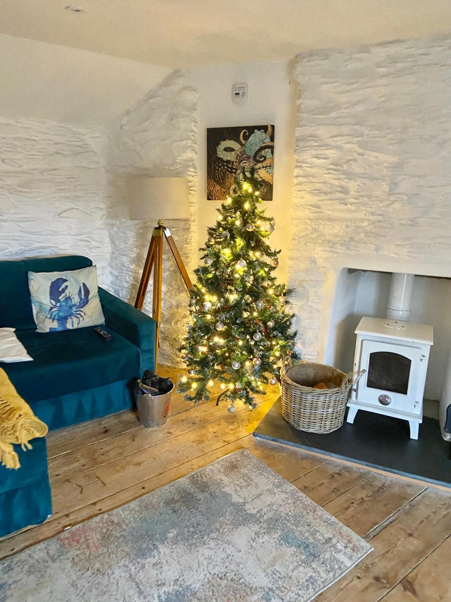 Spindrift Is A Beautiful Newly Refurbished Three Bedroom Private Family House Located On The Old Harbour And The Coastal Path In The Heart Of Beautiful بولبيرو المظهر الخارجي الصورة